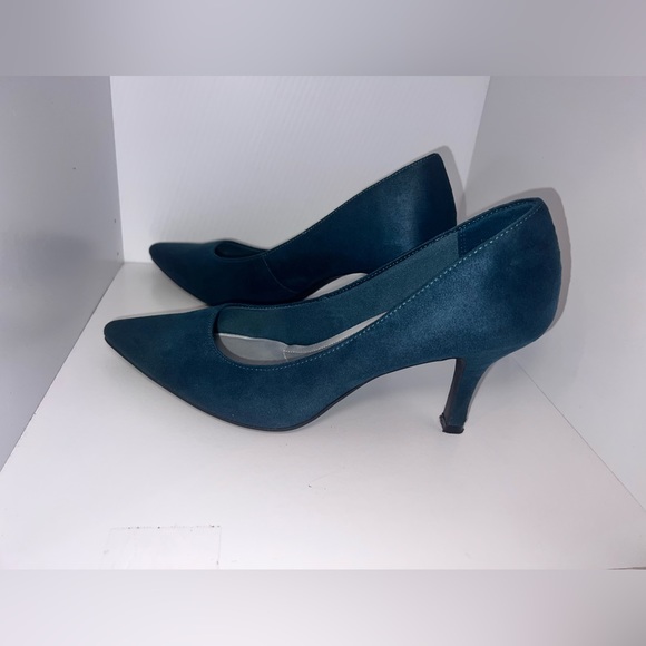 Predictions,comfort plus size 11, teal 3inch closed pointed toe padded sole pump - Picture 3 of 7